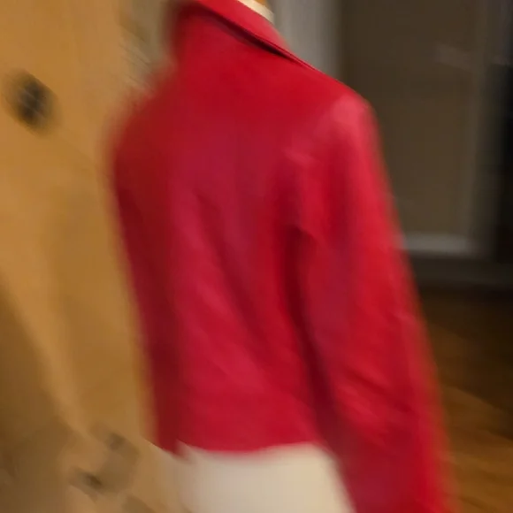 Elegant Red Blazer with Embellished Detail - Picture 7 of 9